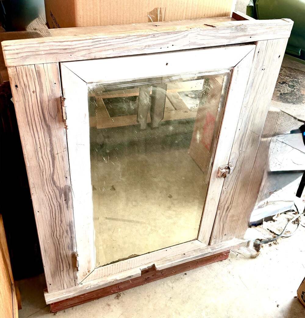 Vintage Rustic Primitive Wood Wall-Mount Farmhouse Medicine Cabinet with Mirror